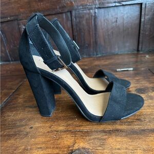 Classic black suede heel WIDE!